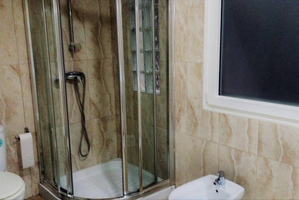 Modern Flat At Garbinet With Wifi Apartment *