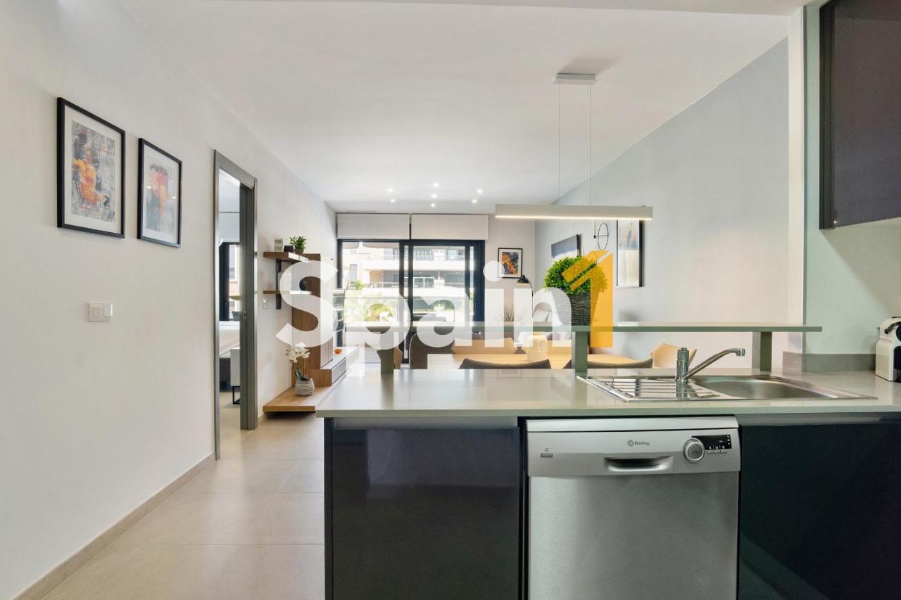 3 Bedrooms In Flamenca Village With 3 Pools, Sauna, Gym And Jacuzzi Apartment *