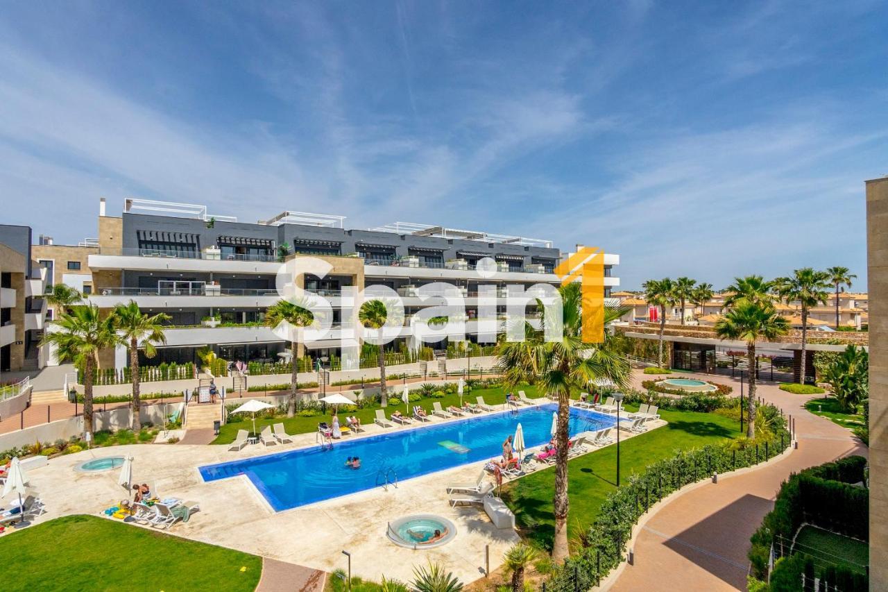 3 Bedrooms In Flamenca Village With 3 Pools, Sauna, Gym And Jacuzzi Apartment *