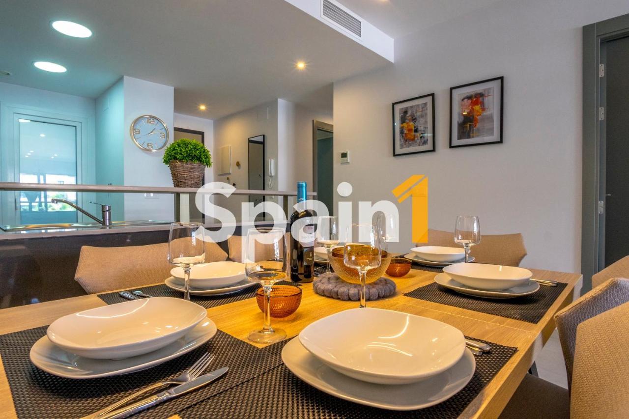 3 Bedrooms In Flamenca Village With 3 Pools, Sauna, Gym And Jacuzzi Apartment *