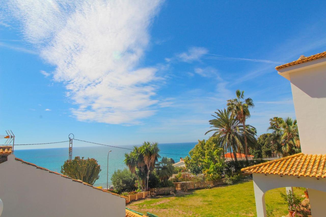 Villa Great Villa, Sea Views, 20 Secs Walk To The Beach, Bbq, 9 People, 5 Mins Car From Center, Sailing Club 3 Mins Walk *