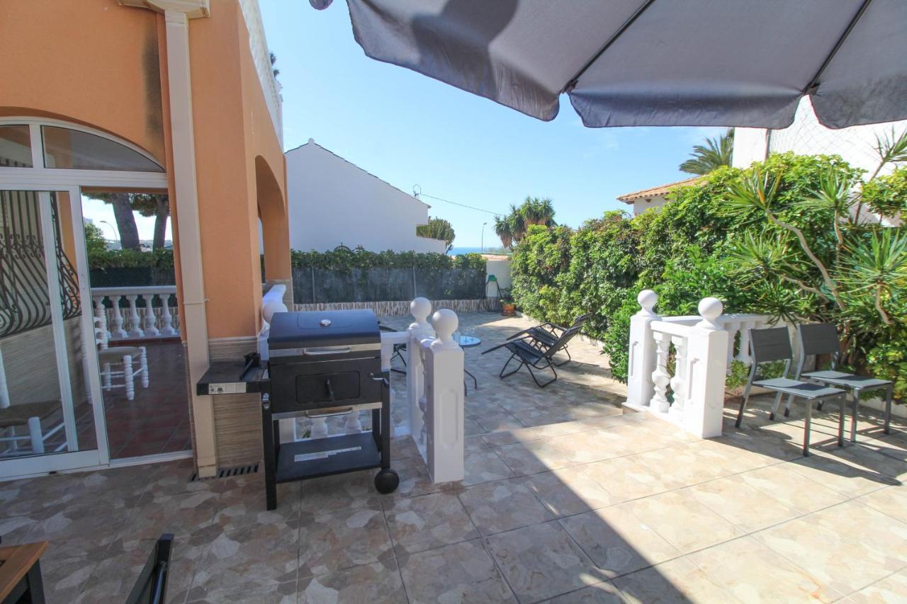 Great Villa, Sea Views, 20 Secs Walk To The Beach, Bbq, 9 People, 5 Mins Car From Center, Sailing Club 3 Mins Walk Villa Alicante