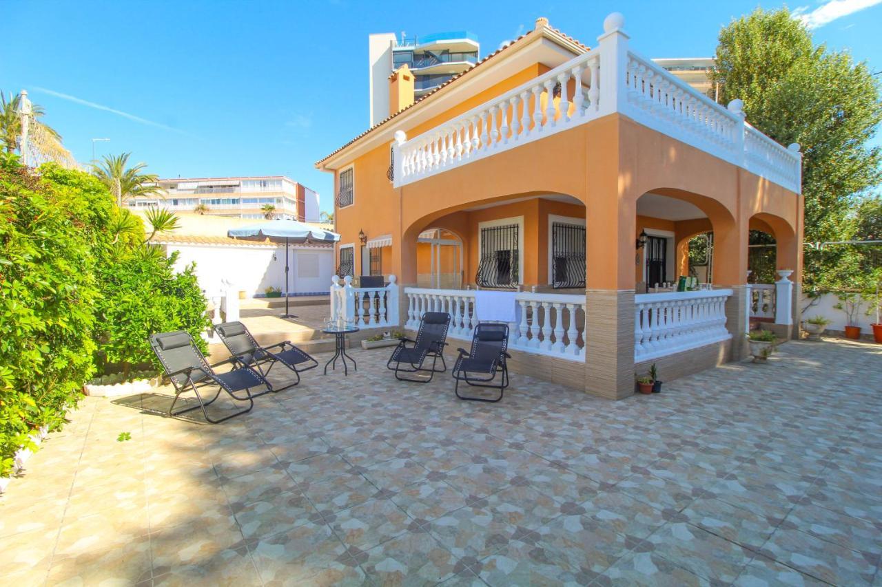 Great Villa, Sea Views, 20 Secs Walk To The Beach, Bbq, 9 People, 5 Mins Car From Center, Sailing Club 3 Mins Walk Villa Alicante