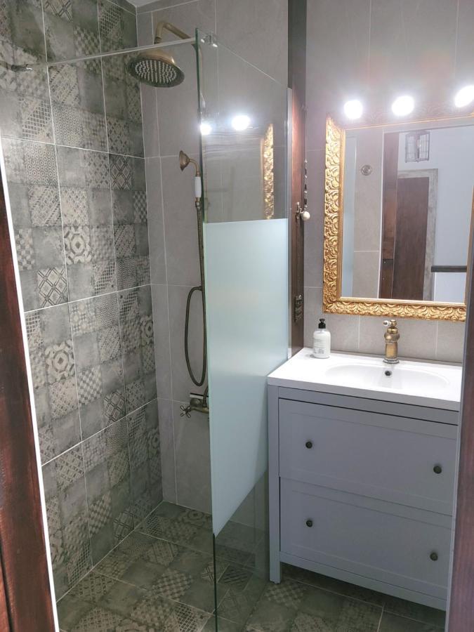 Apartment Apartments *