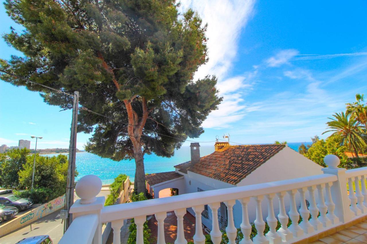 Villa Beachside Villa: Mediterranean Retreat Near *