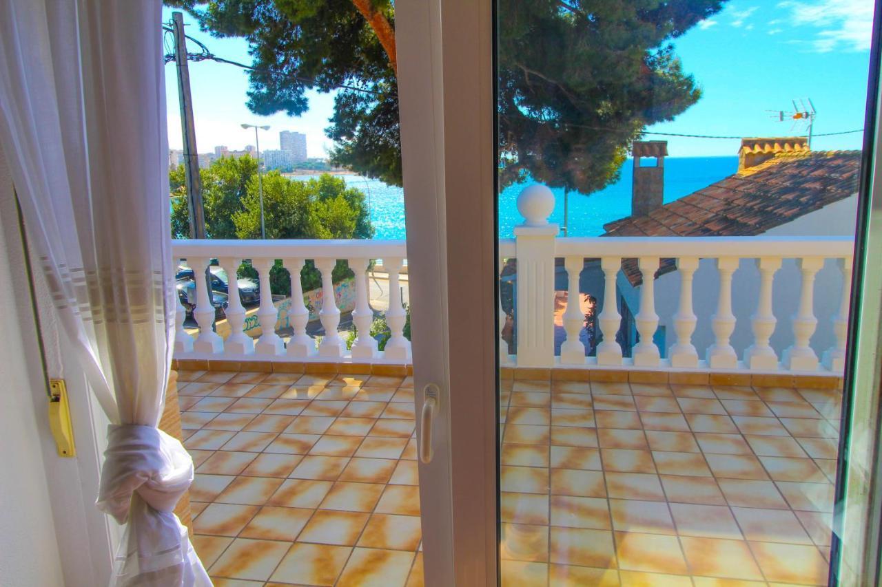 Great Villa, Sea Views, 20 Secs Walk To The Beach, Bbq, 9 People, 5 Mins Car From Center, Sailing Club 3 Mins Walk * Alicante
