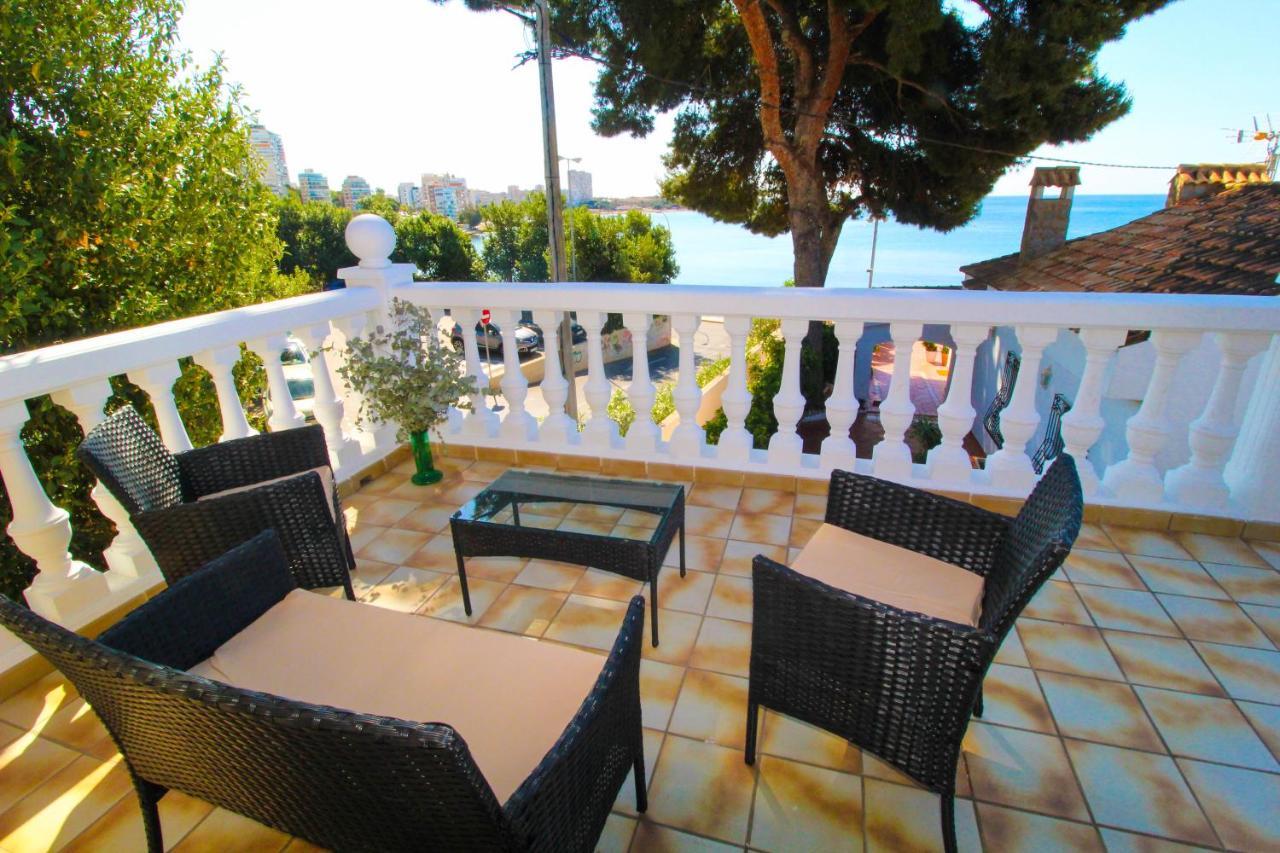 Great Villa, Sea Views, 20 Secs Walk To The Beach, Bbq, 9 People, 5 Mins Car From Center, Sailing Club 3 Mins Walk Alicante