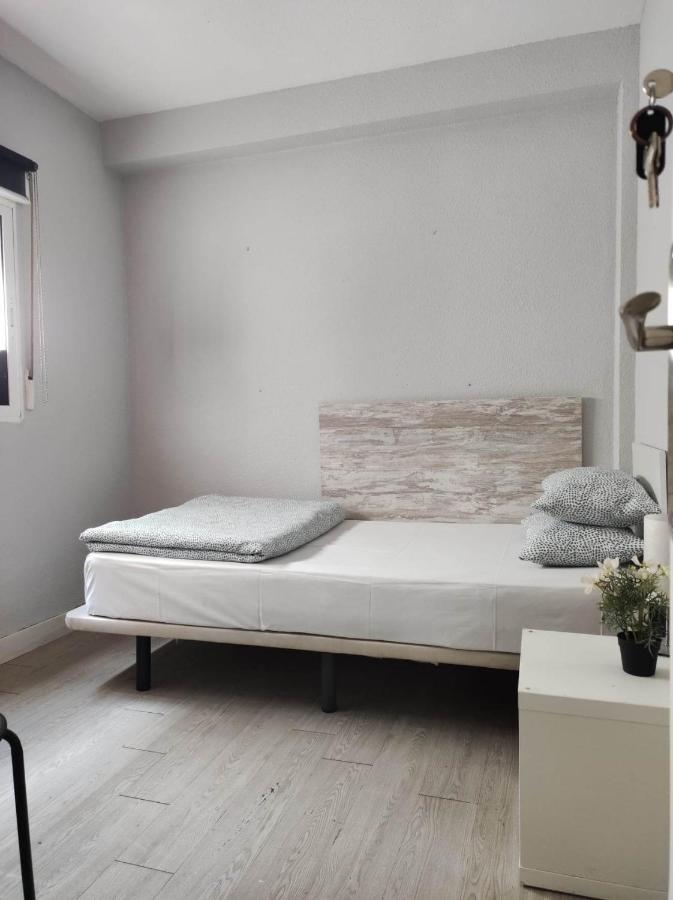Homestay 38 - Habitacion En Piso Alicante