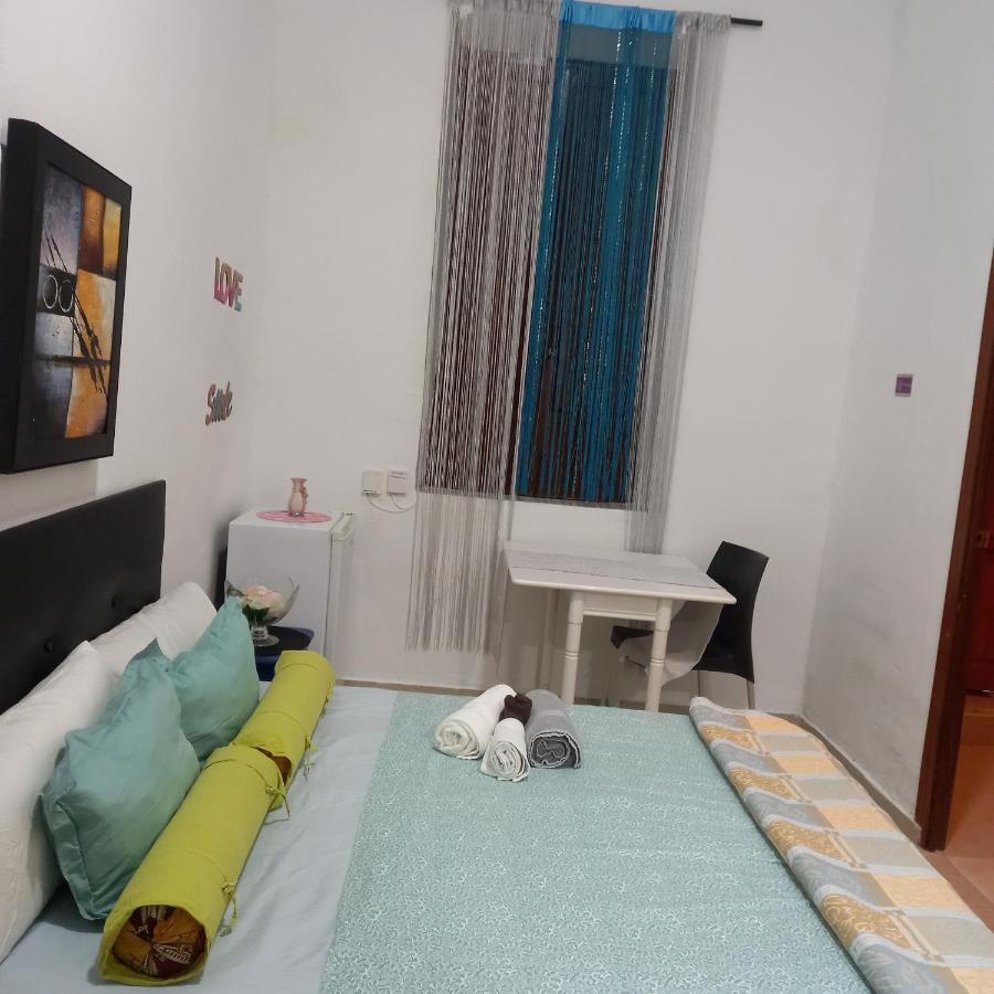 Habitación en casa particular Emma Lovely With Private Bathroom *