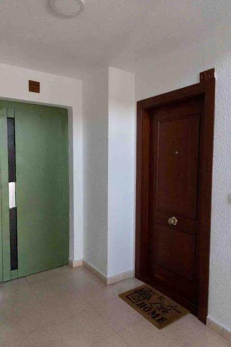 Gran Apartamento, Aire Acondicionado, Piscina Y Parking Gratuito *
