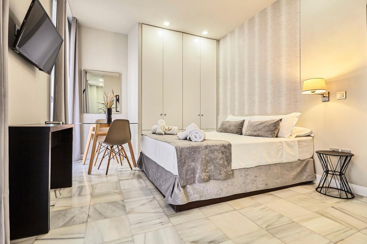 Aparthotel Hello *