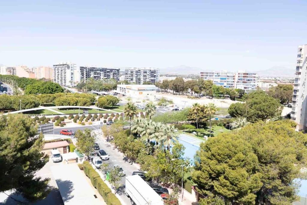 Gran Apartamento, Aire Acondicionado, Piscina Y Parking Gratuito Apartamento Alicante