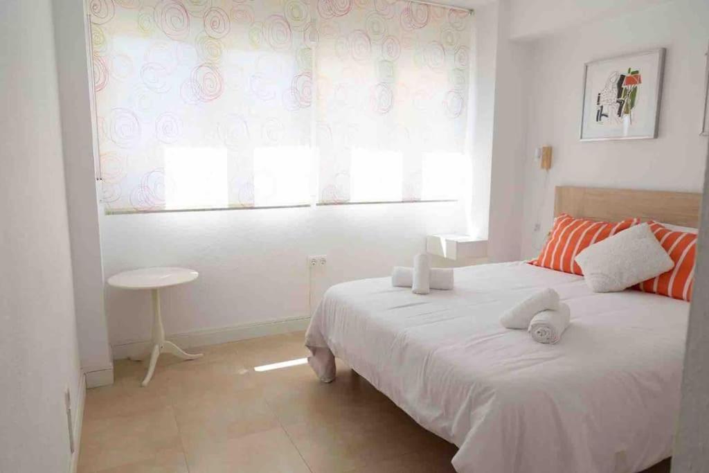 Gran Apartamento, Aire Acondicionado, Piscina Y Parking Gratuito