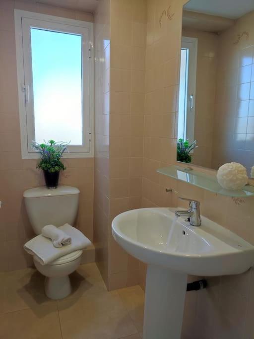 Gran Apartamento, Aire Acondicionado, Piscina Y Parking Gratuito *