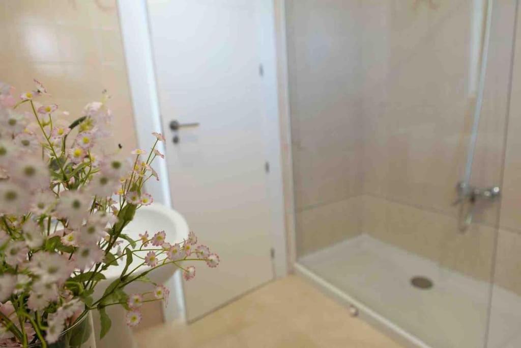 Gran Apartamento, Aire Acondicionado, Piscina Y Parking Gratuito