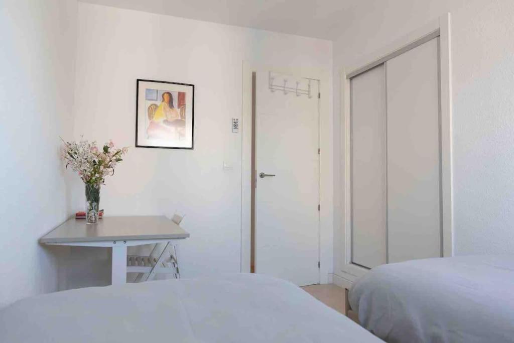 Gran Apartamento, Aire Acondicionado, Piscina Y Parking Gratuito Apartamento *