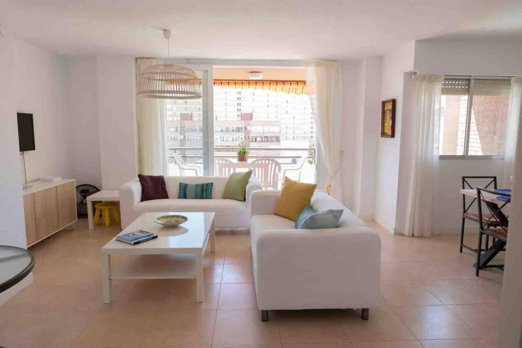 Gran Apartamento, Aire Acondicionado, Piscina Y Parking Gratuito * Alicante