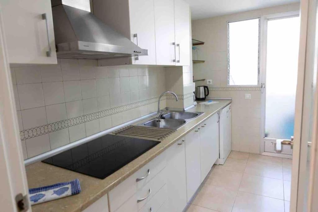Gran Apartamento, Aire Acondicionado, Piscina Y Parking Gratuito *