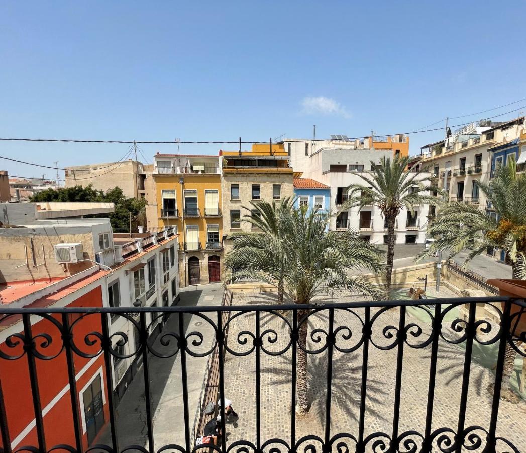 Apartment Edificio Amarillo En El Barrio Alicante