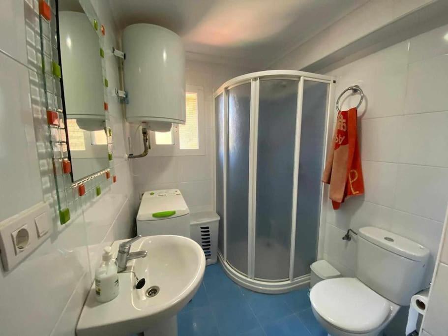 Apto Reformado 2-4 Pax, Wifi, Piscina Y Parking Junto A La Playa Apartamento *