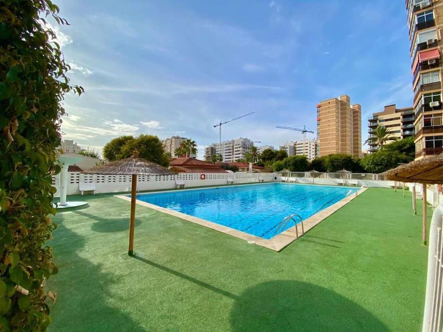 Apto Reformado 2-4 Pax, Wifi, Piscina Y Parking Junto A La Playa