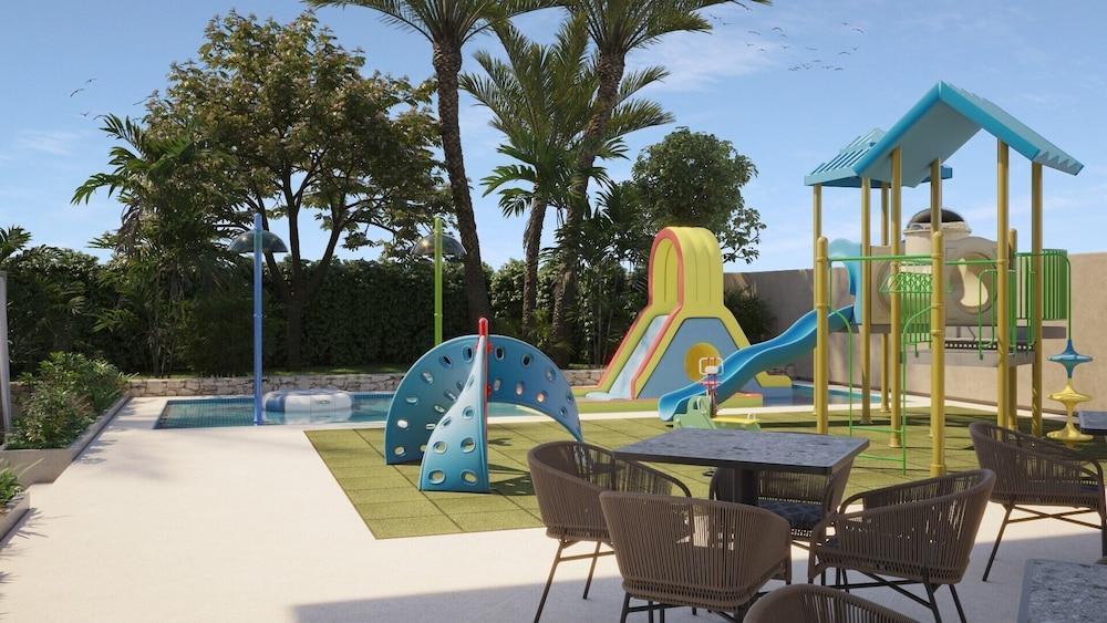 Port & Hotel 4*
