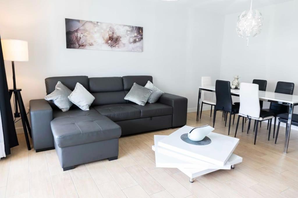 Apartamento Modern Apartment, Pool & Air Con, San Juan Playa