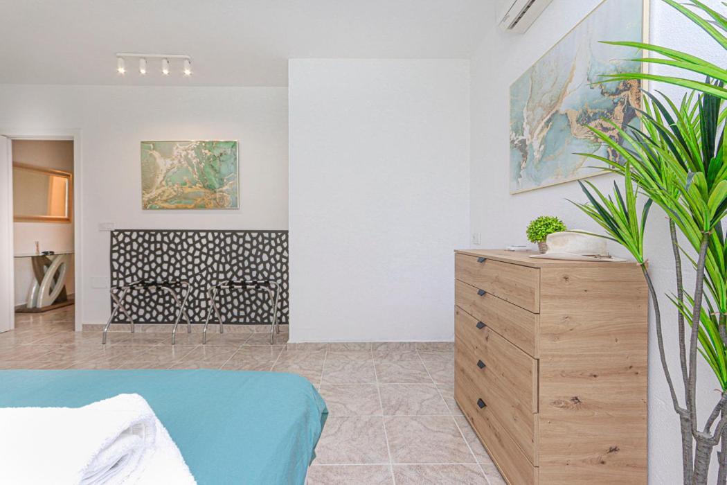 Apartamento Presidential Villamartin Plaza Av Brisas 67 *