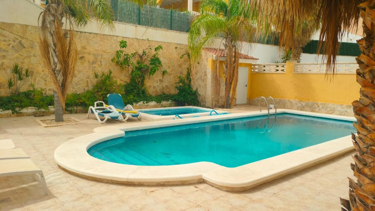 Casa De Familia * Alicante