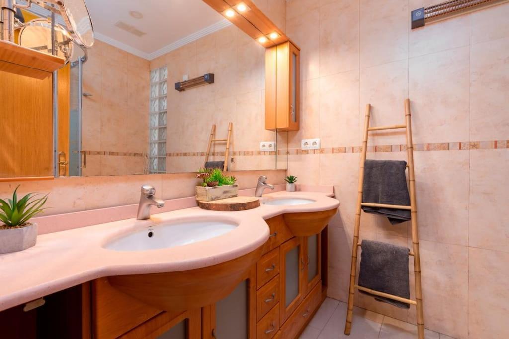 Precioso Atico En Pleno Centro De Apartamento