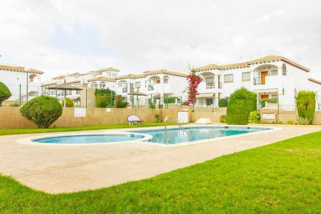 Casa Pink Punta Prima Apartment *