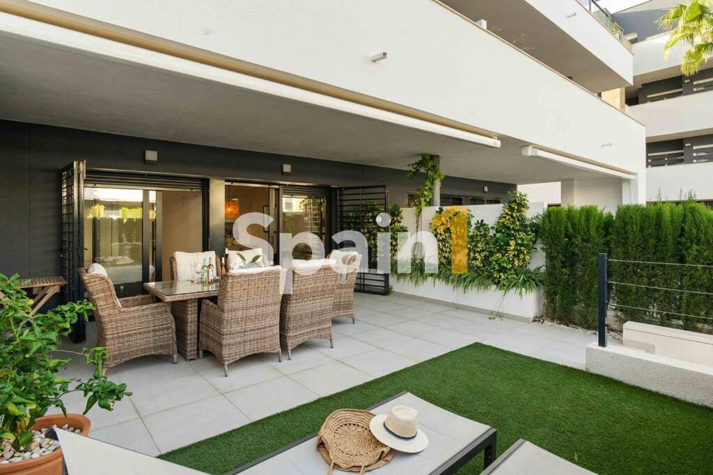 Apartamento Flamenca Village Swimming Pool Views 2 Bedroom Ground Floor With Garden *