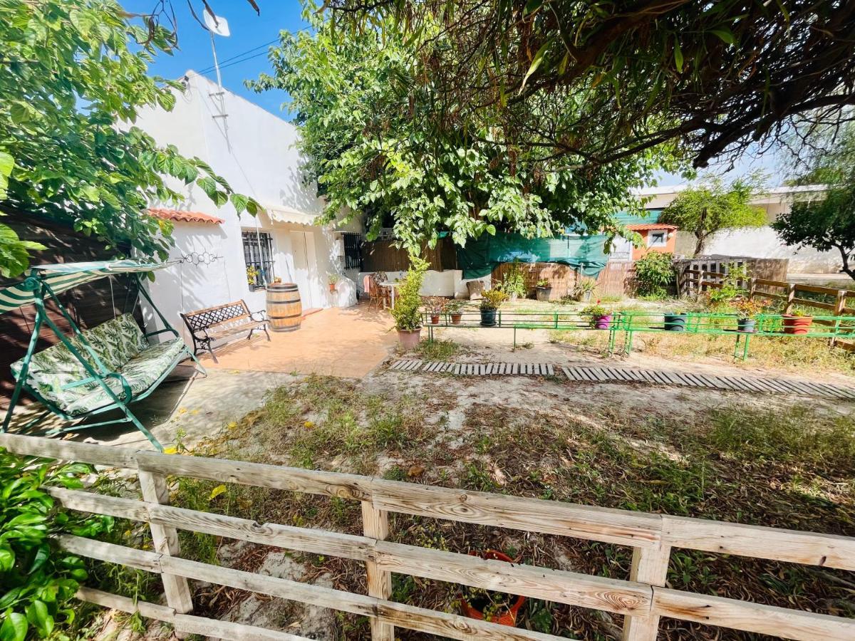 Estudio Adosado Con Jardin Y Parking Privado Holiday home