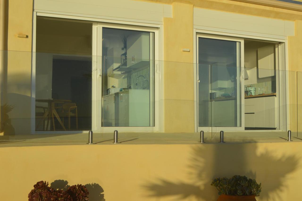 Apartamento Excepcional Amanecer Al Borde De Playa Y Mar, En Roquetes