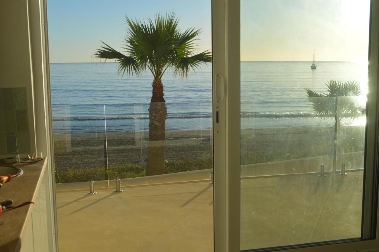 Excepcional Amanecer Al Borde De Playa Y Mar, En Roquetes Apartamento