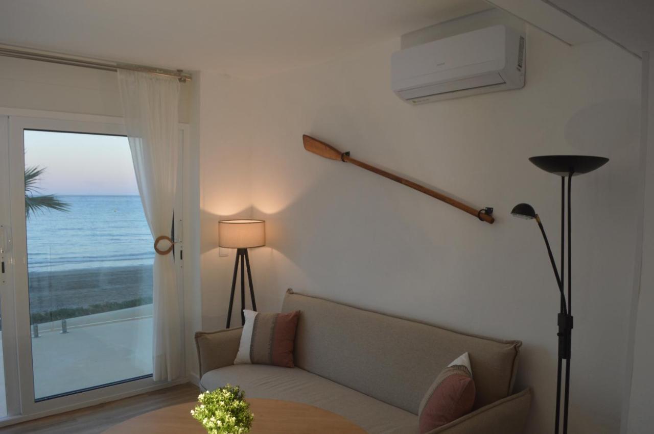Excepcional Amanecer Al Borde De Playa Y Mar, En Roquetes Apartamento *