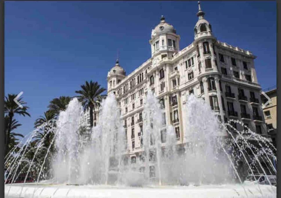 Charming & Spacious In Historic Centre & Short Walk To Apartamento *