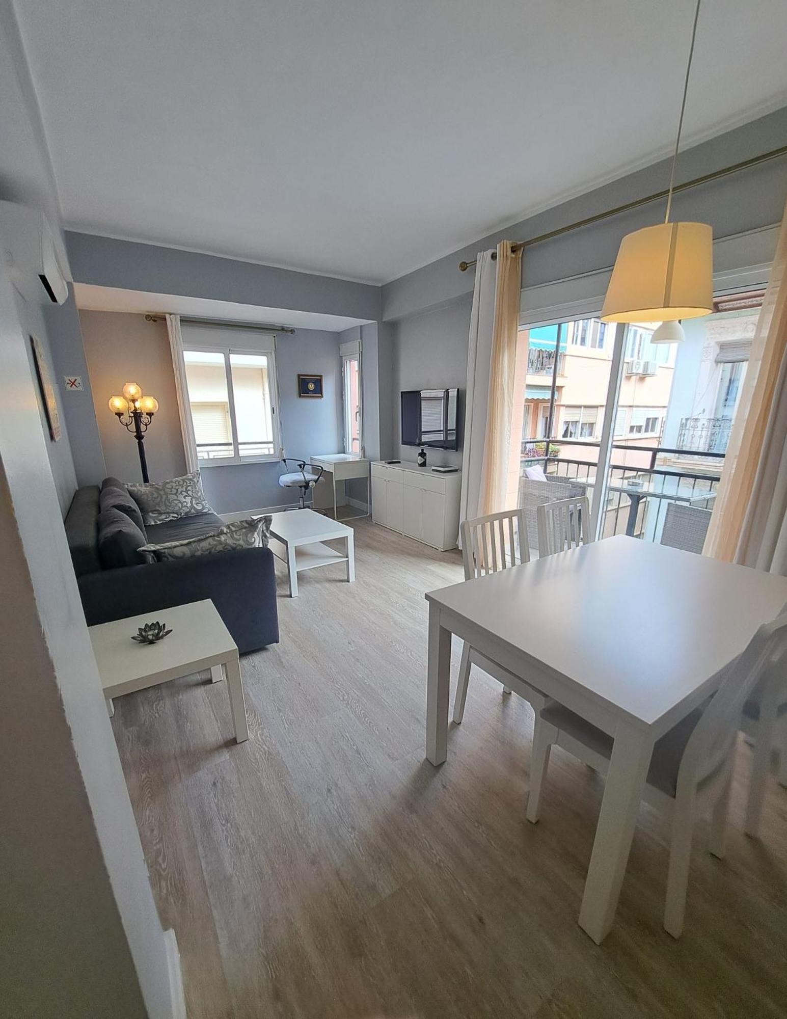 Apartment Modern 2 Bedroom Corner Unit In The Heart Of *