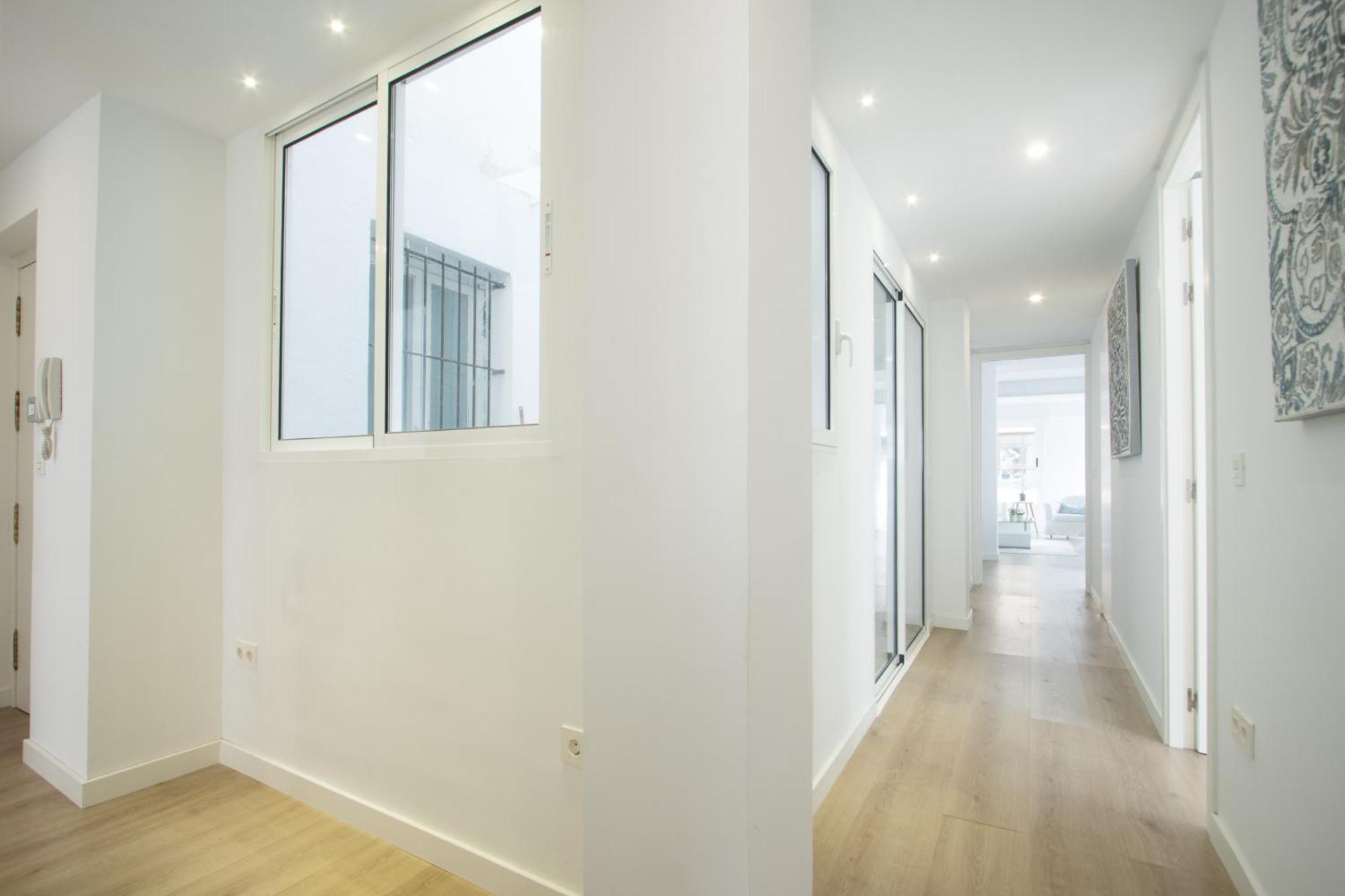 Apartment 4 Bedroom/3 Baths W/ Ac In Near Beach! Alicante