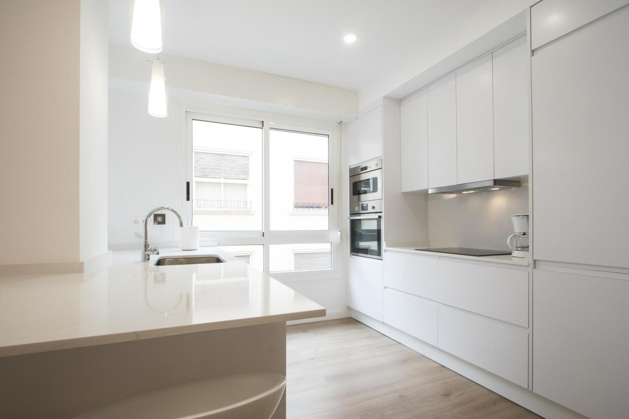 Apartment 4 Bedroom/3 Baths W/ Ac In Near Beach! Alicante
