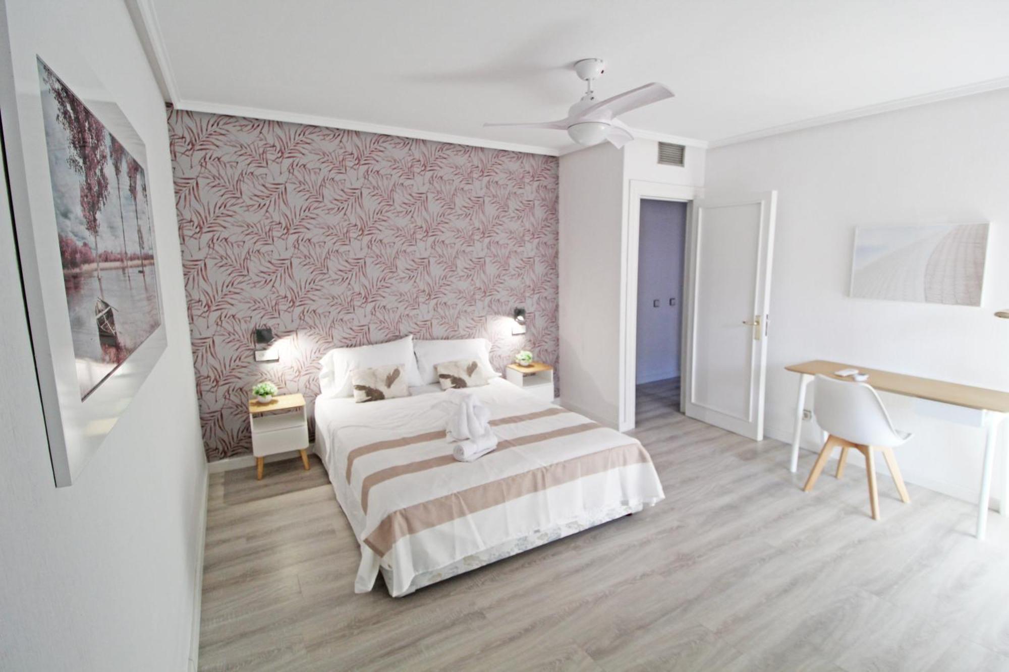 Castle Views. Terrace. Design Style. Ac. Wifi. Refurbished. Supercentric. Apartamento
