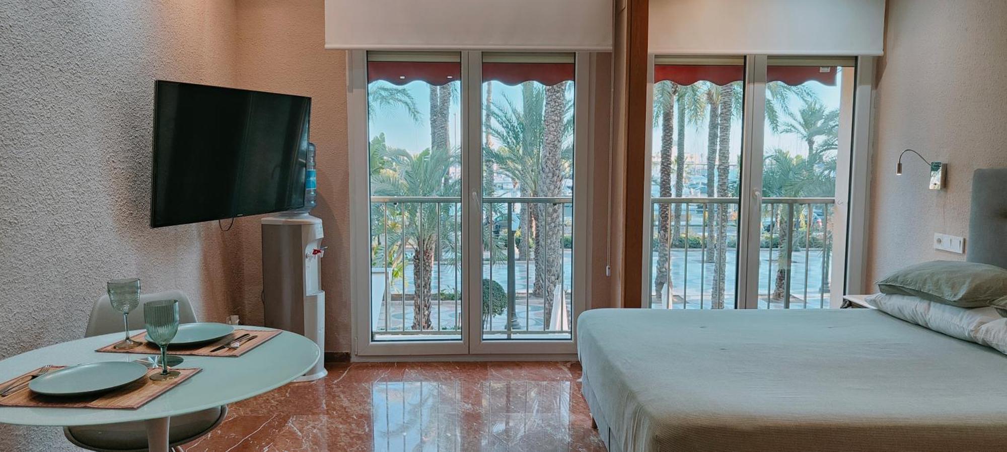Alicantissima Marina & Apartamento *