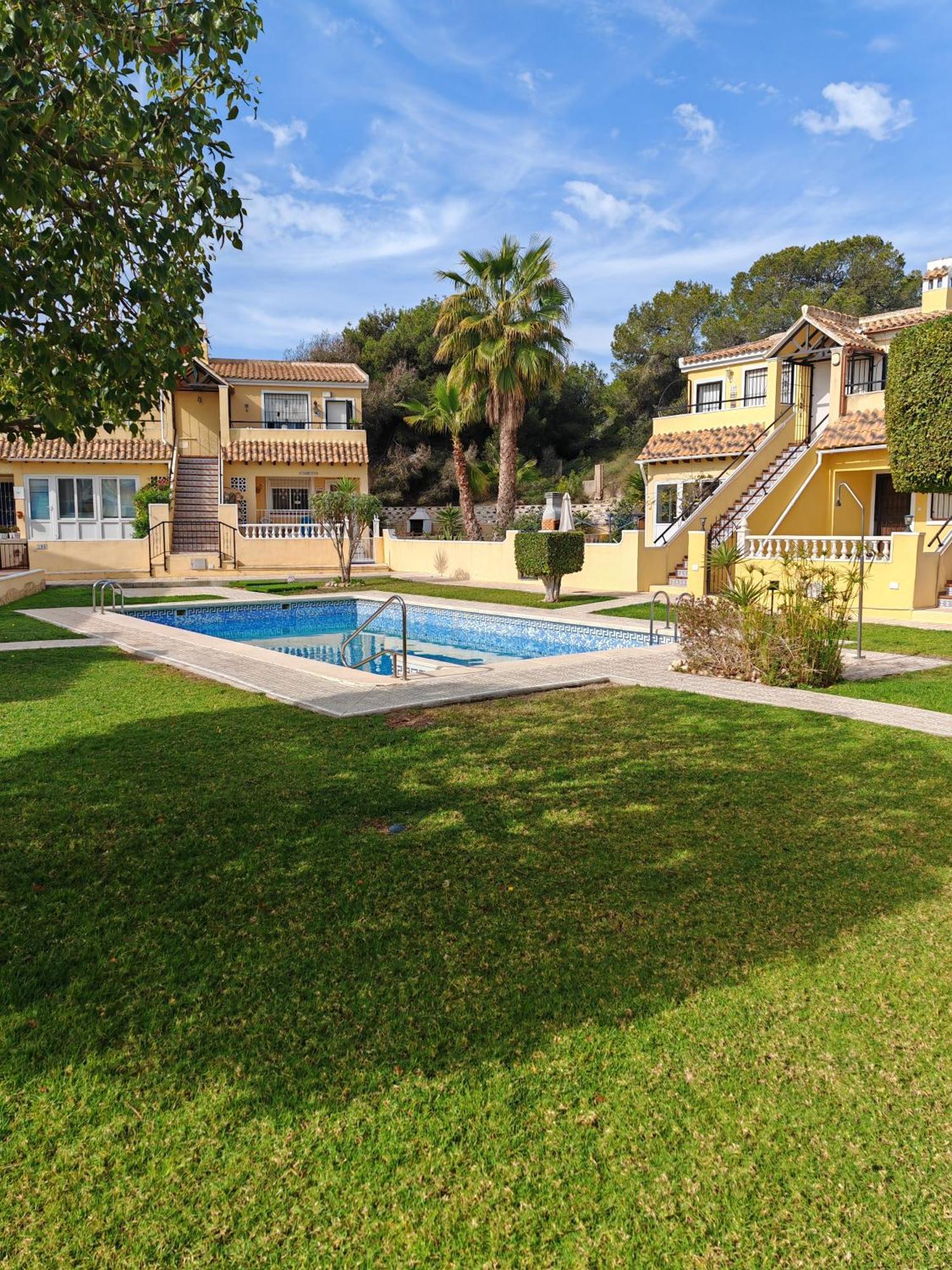 Sandy Bunker 2 Bed And Pool Apartment Alicante