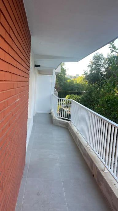 Moderno Y Coqueto En Playa San Juan Apartment