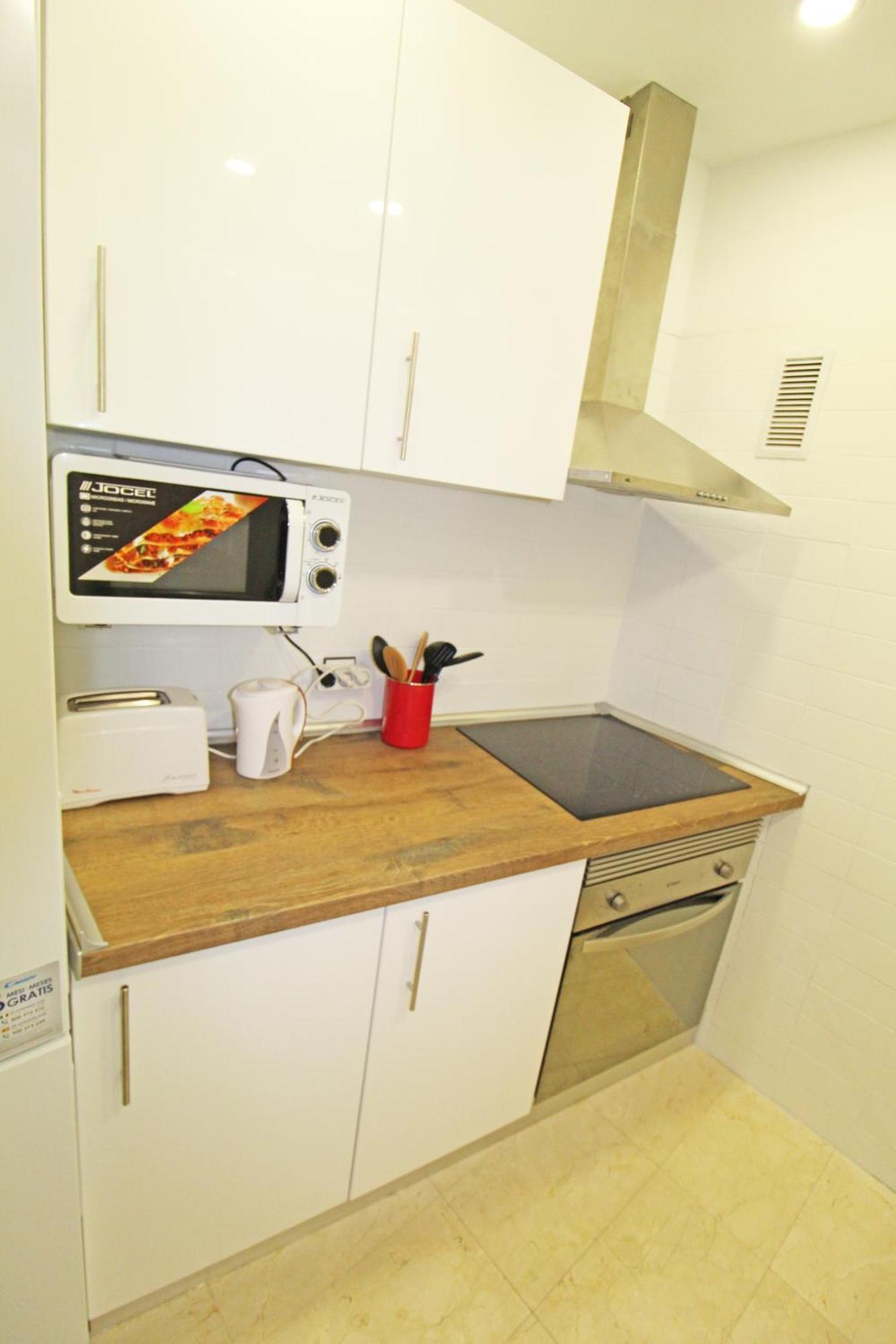 Castle Views. Terrace. Design Style. Ac. Wifi. Refurbished. Supercentric. Apartamento *