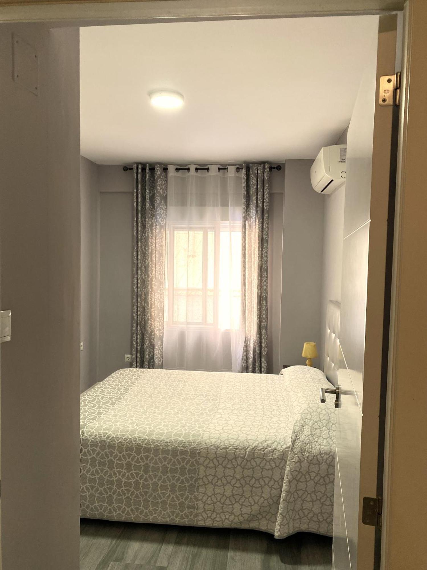 Modern In Center Apartment