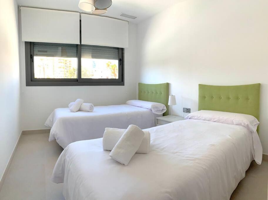 Apartamento Luxe San Juan Beach, Heated Pool. *