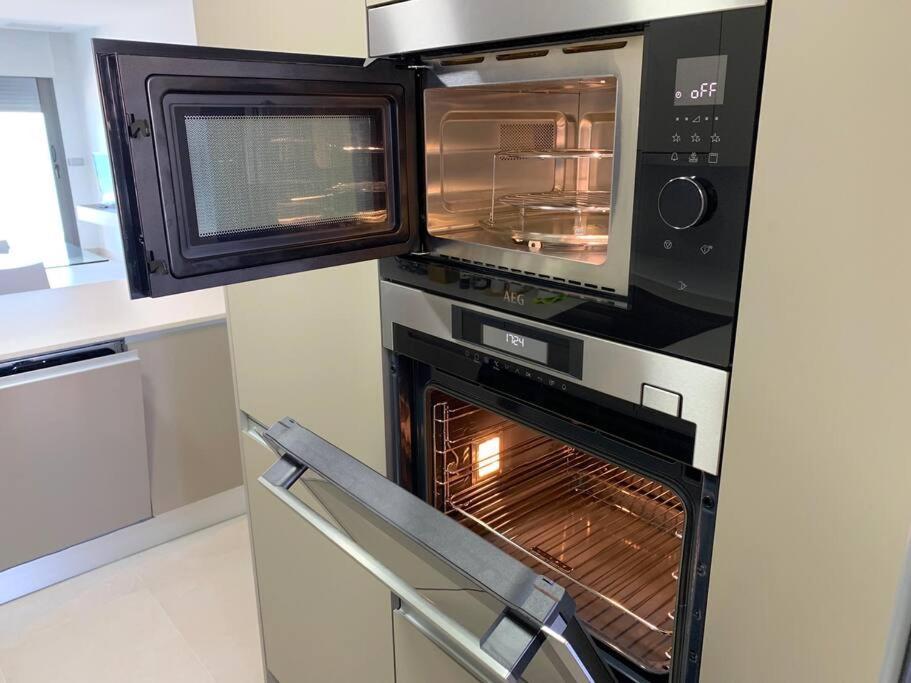 Apartamento Luxe San Juan Beach, Heated Pool.