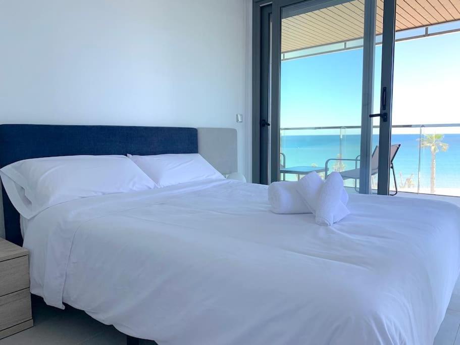 Apartamento Luxe San Juan Beach, Heated Pool. *