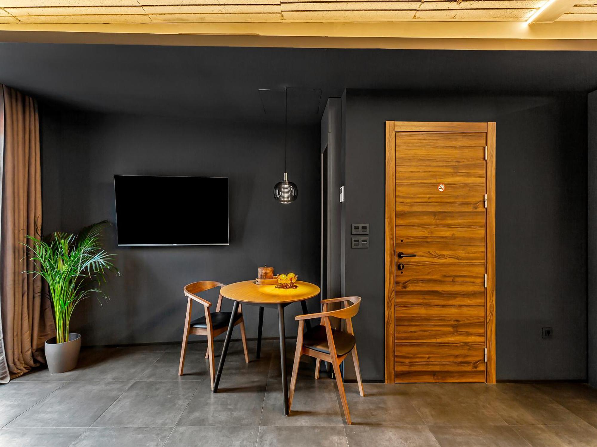 Evolution Luxury Aparthotel
